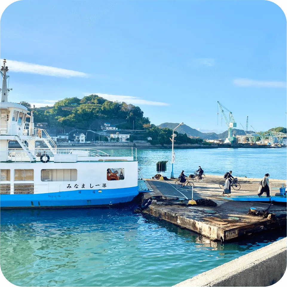 装飾:右側の背景画像